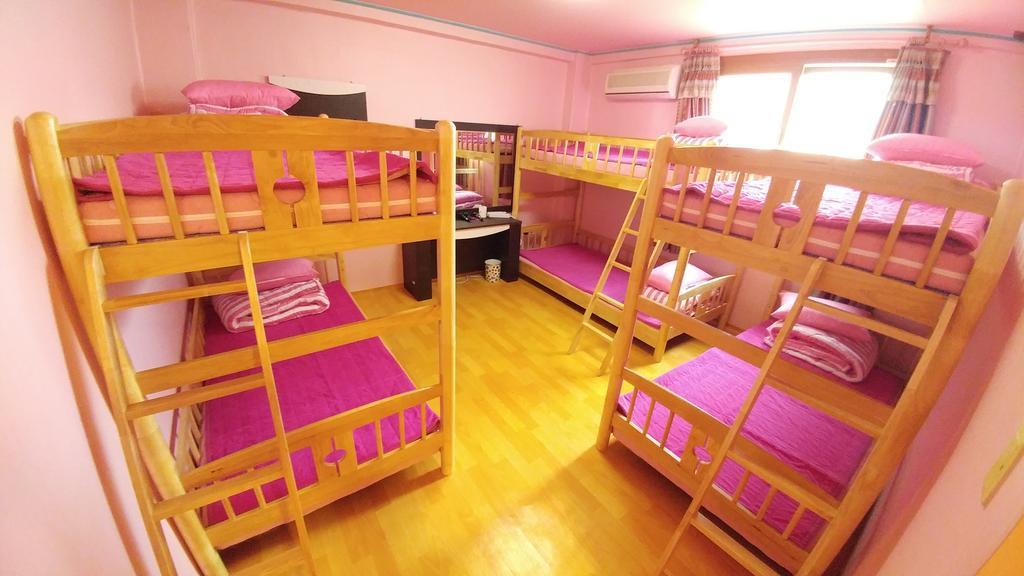 Fall Guesthouse Каннын Экстерьер фото